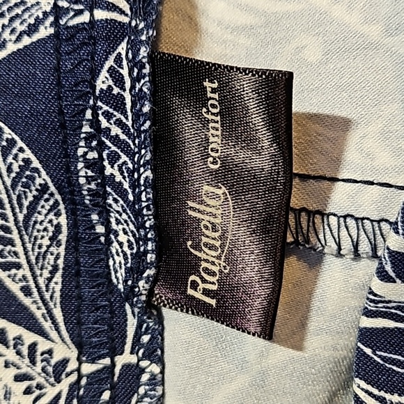 Rafaella Comfort Capri Blue & White Floral Viscose Size 16 - Picture 7 of 7